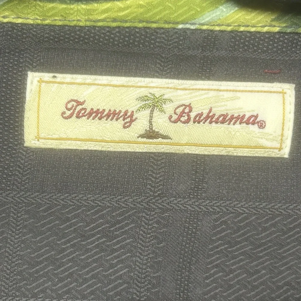 Tommy Bahama Shirt Men's L Black Silk Coconut Palm Tree Hawaiian Camp Pocket‎